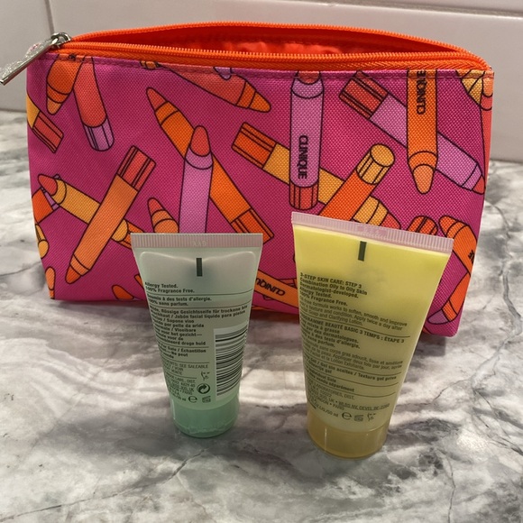 CLINIQUE all about clean and dramatically different moisturizing gel + bag - Picture 3 of 4